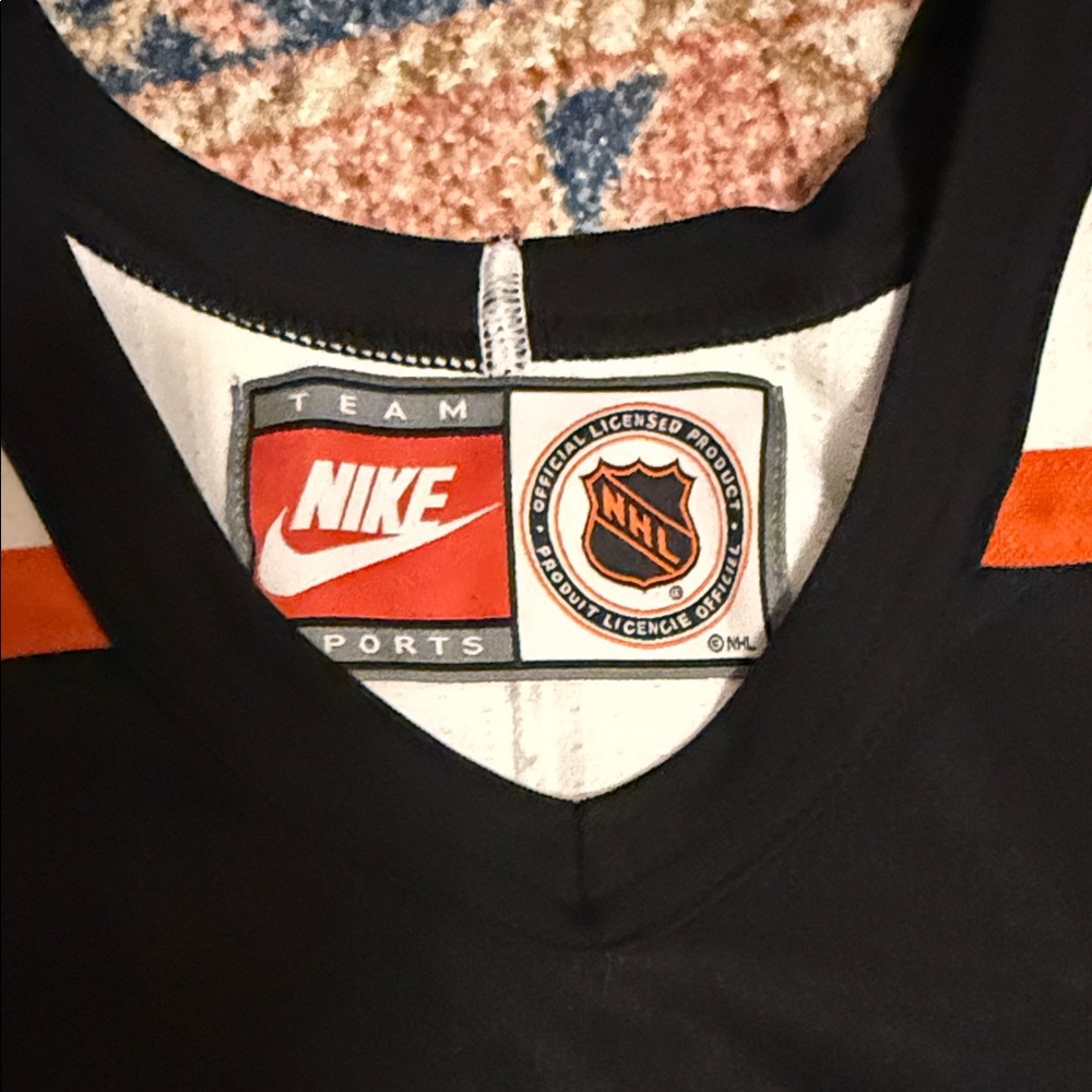 Black and Orange Sports Jersey Philadelphia Flyers - Picture 3 of 5